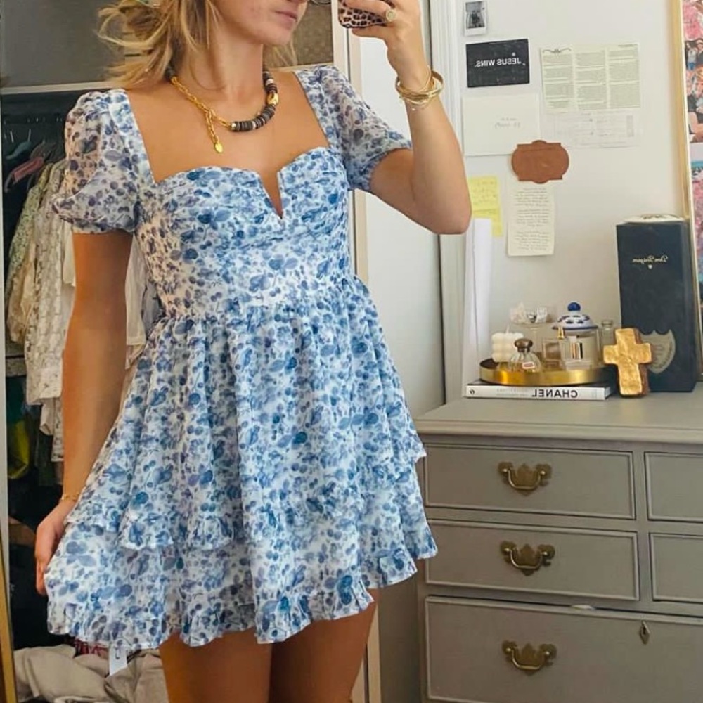 blue dress